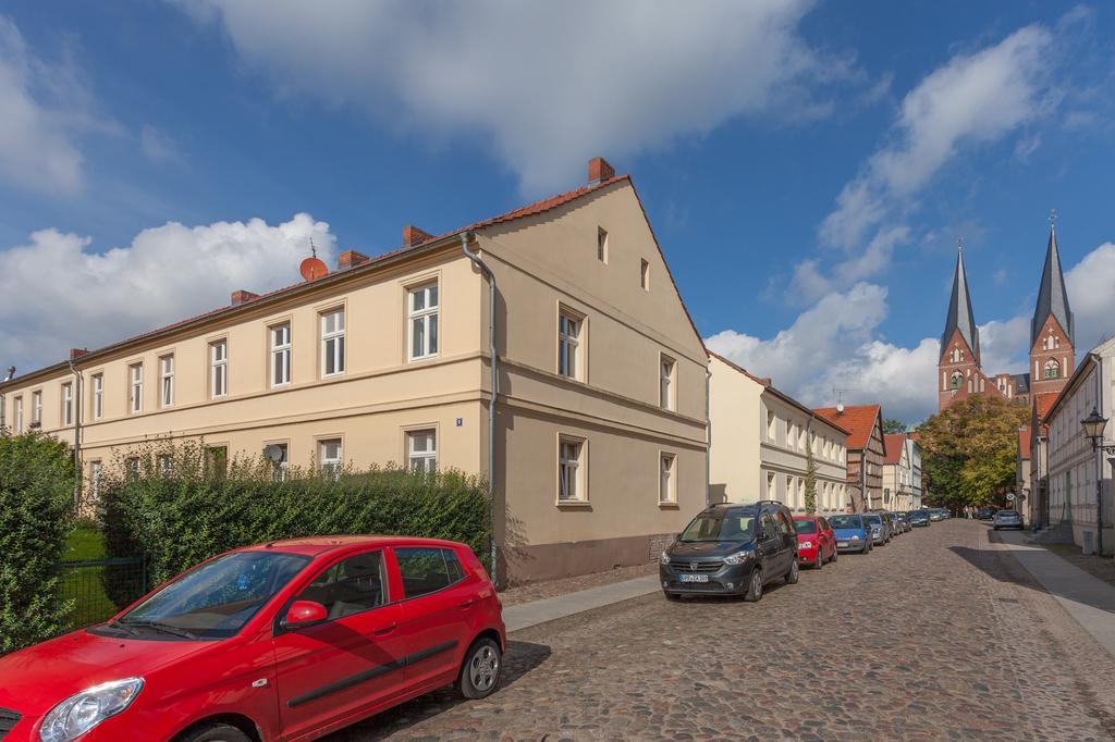 Altstadt Ferienwohnung 诺伊鲁平 外观 照片
